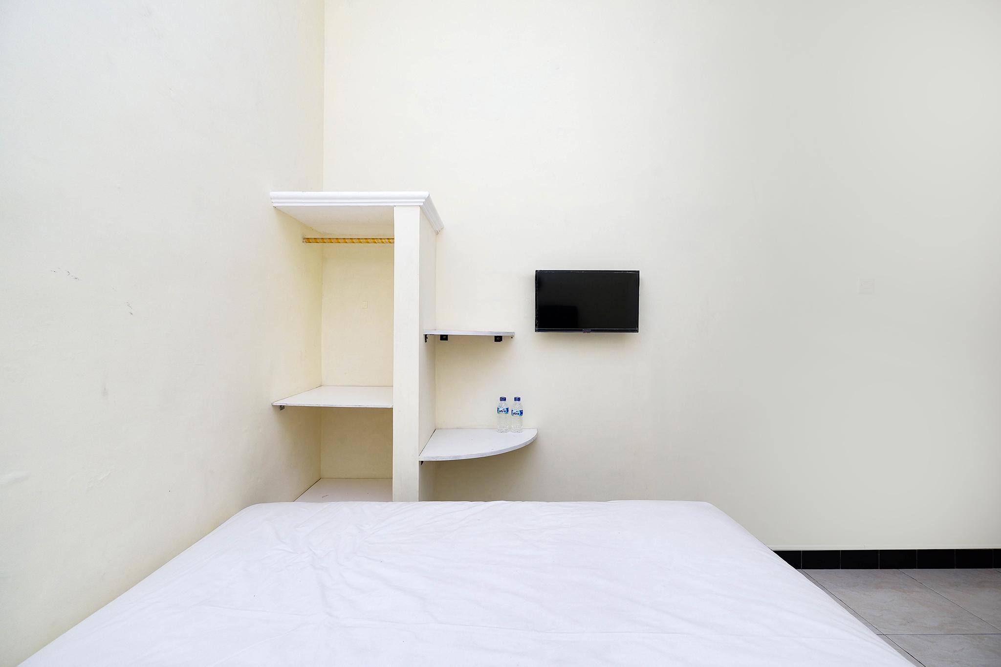 Super Oyo Capital O 2258 Santana Syariah Guest House Kartosuro Eksteriør billede
