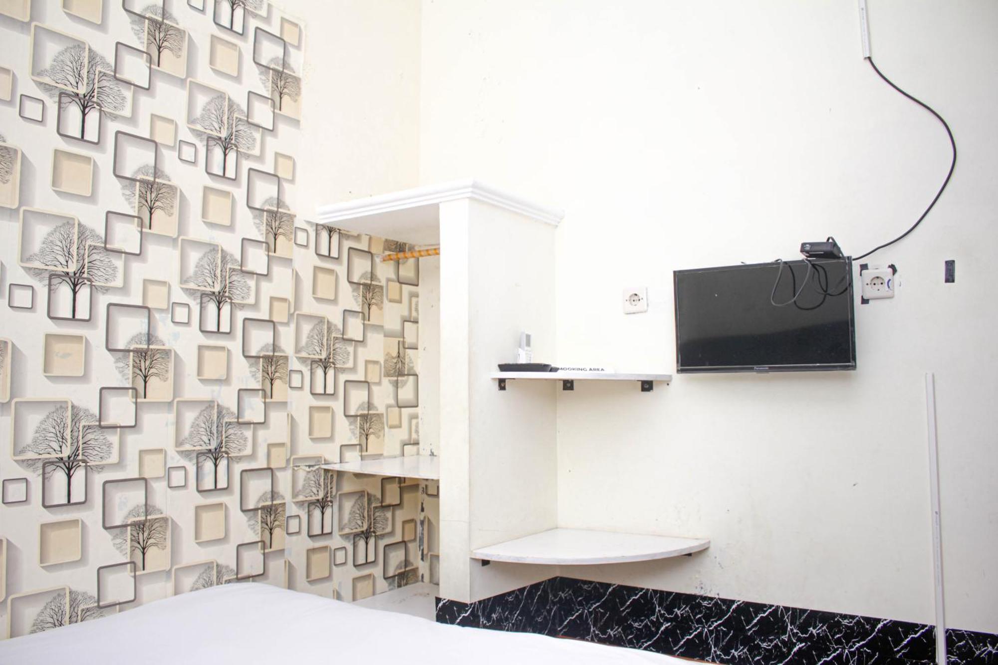 Super Oyo Capital O 2258 Santana Syariah Guest House Kartosuro Eksteriør billede